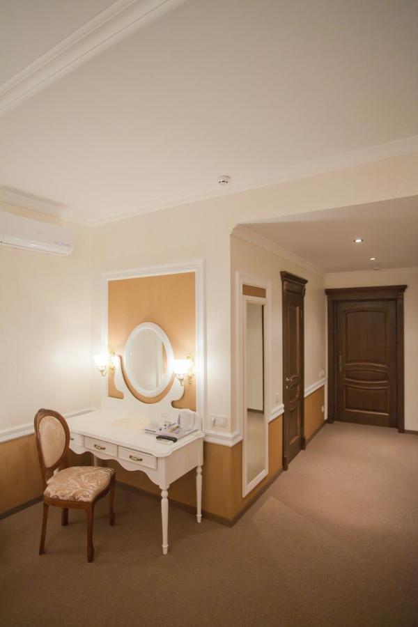 Orly Park-Hotel Kijev Kültér fotó